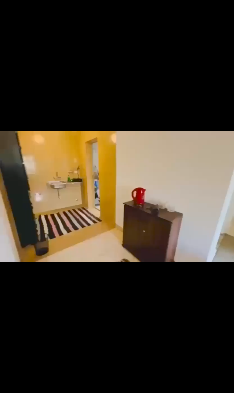 1000152718